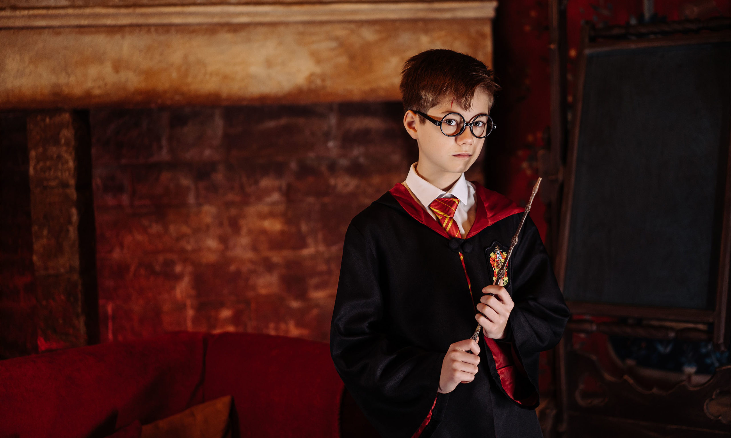 boy wearing harry potter costume_how to make a good monologue
