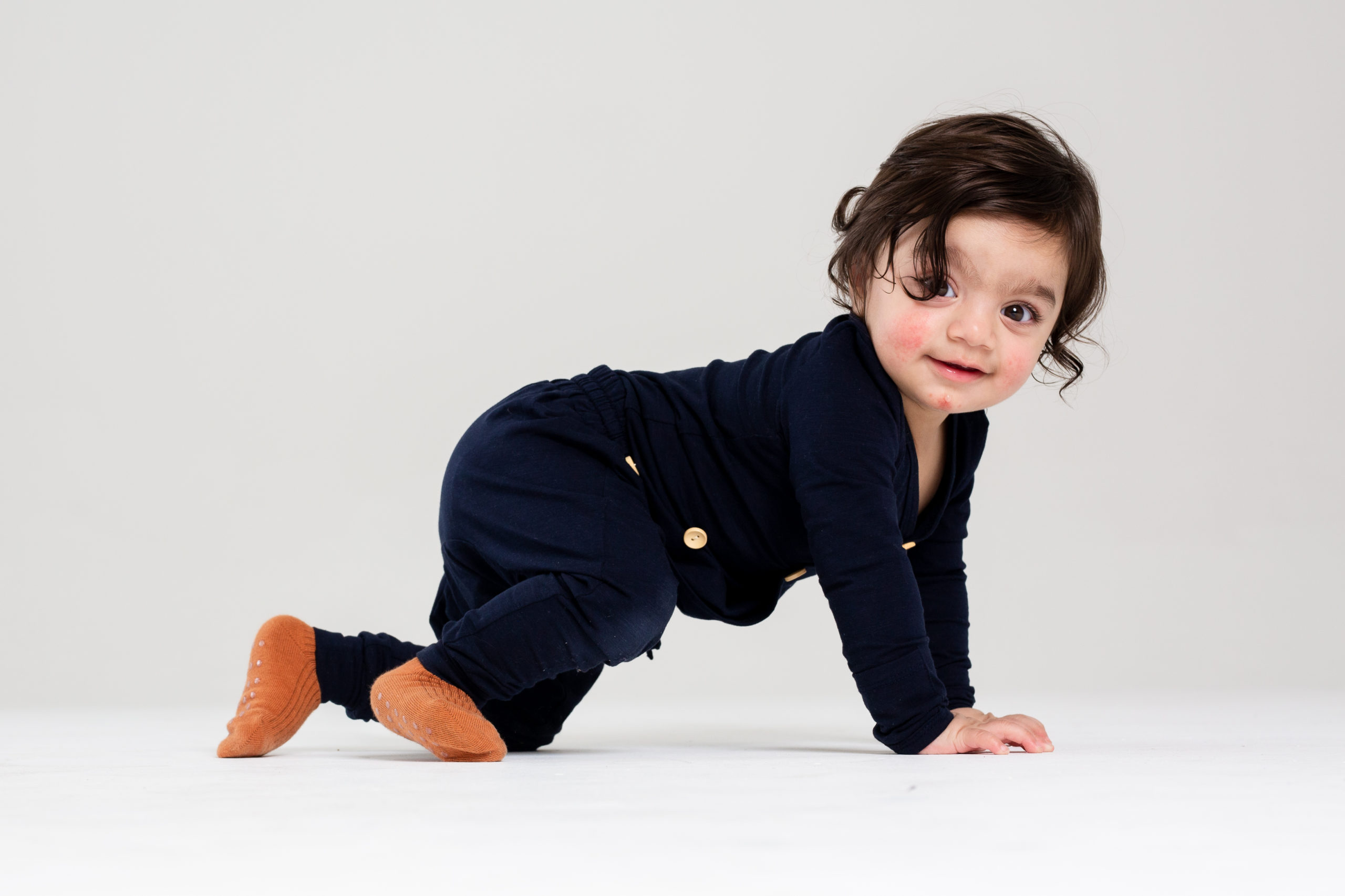 cute baby model crawling forhow to make my baby a model