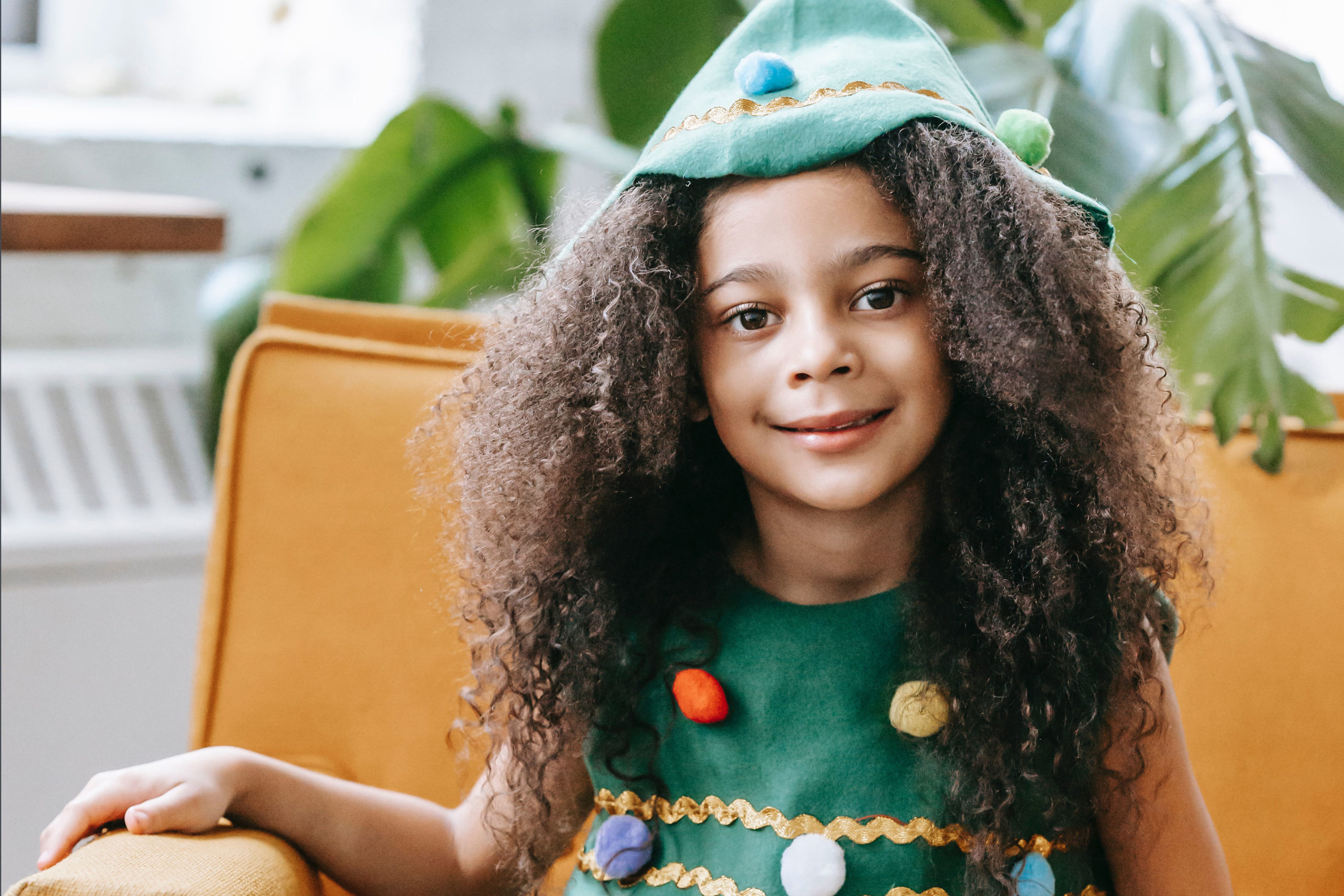 casting tips_girl wearing christmas costume