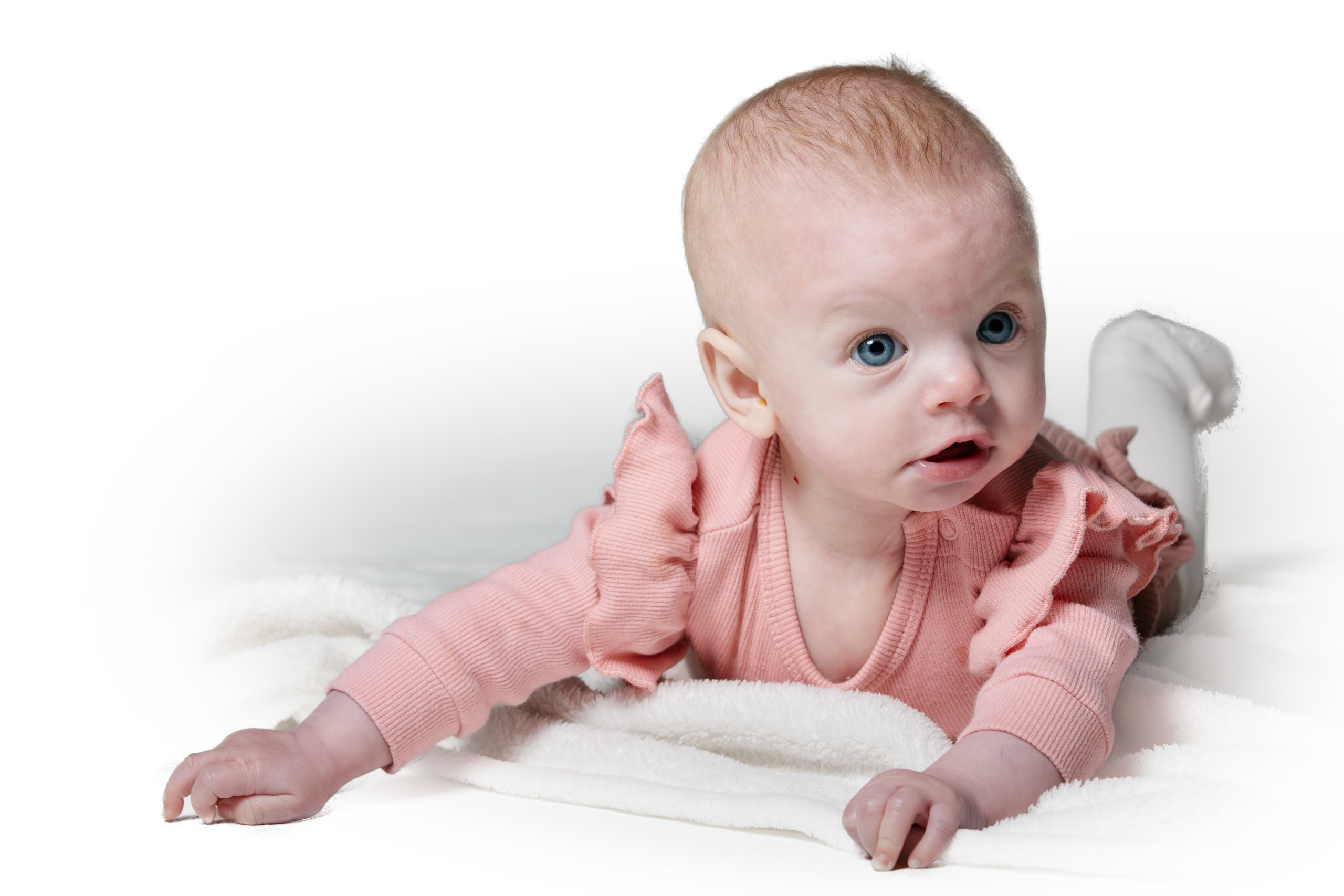 cute baby wearing pink clothes_how do you get your baby into modeling