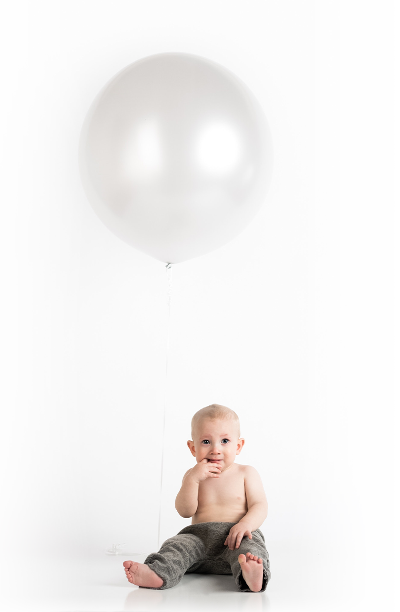 cute baby with big balloon_is my baby cute enough to model could my baby be a model